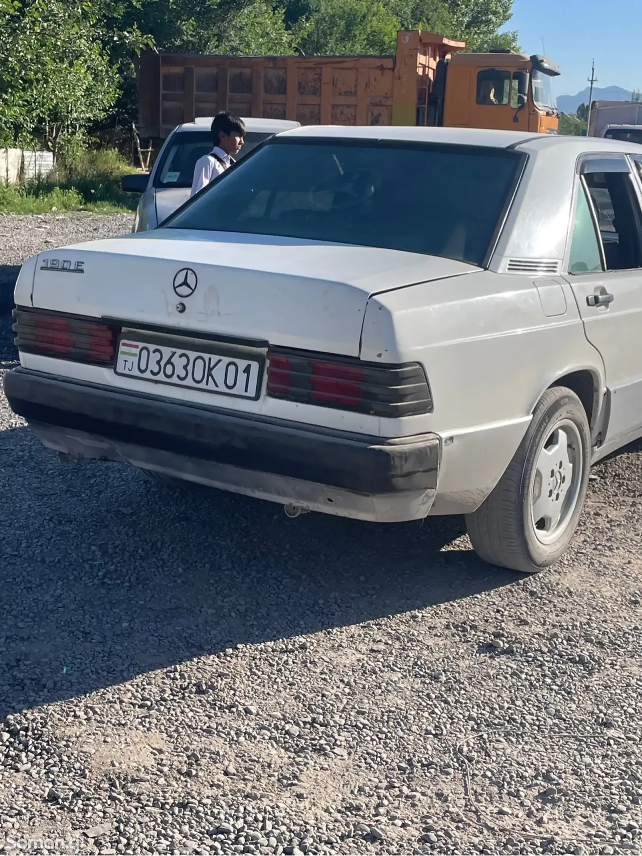 Mercedes-Benz W201 1991 · 1.8 MT