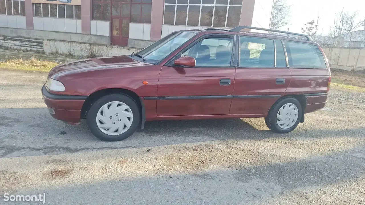 Opel Astra F 1997 · 1.6 MT