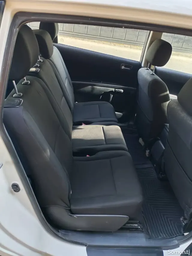 Toyota Corolla Verso 2007 · 2.2 MT