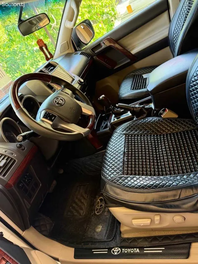 Toyota Land Cruiser Prado 2011 · 4.0 AT