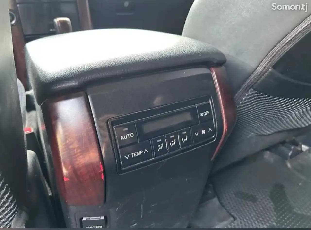 Toyota Land Cruiser Prado 2014 · 4.0 AT