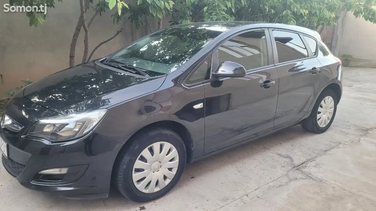 Opel Astra J 2014 · 1.4 MT