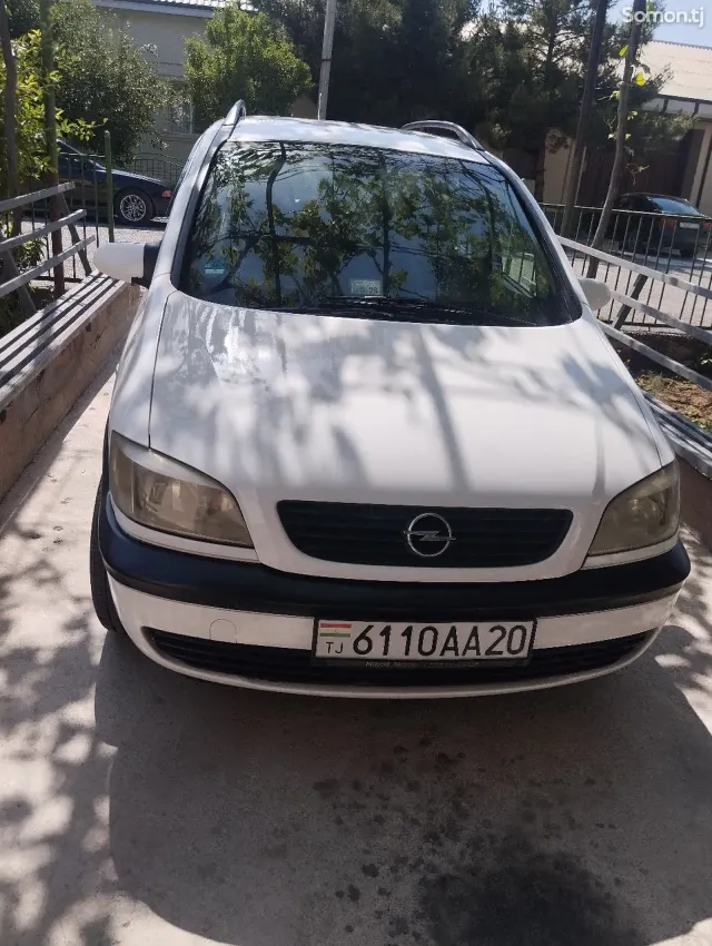Opel Zafira 2000 · 1.6 MT