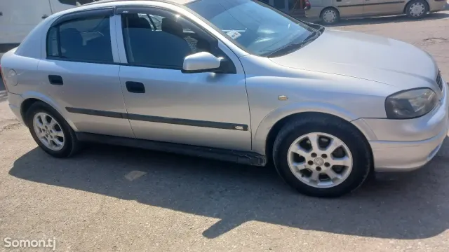 Opel Astra G 1999 · 1.8 AT