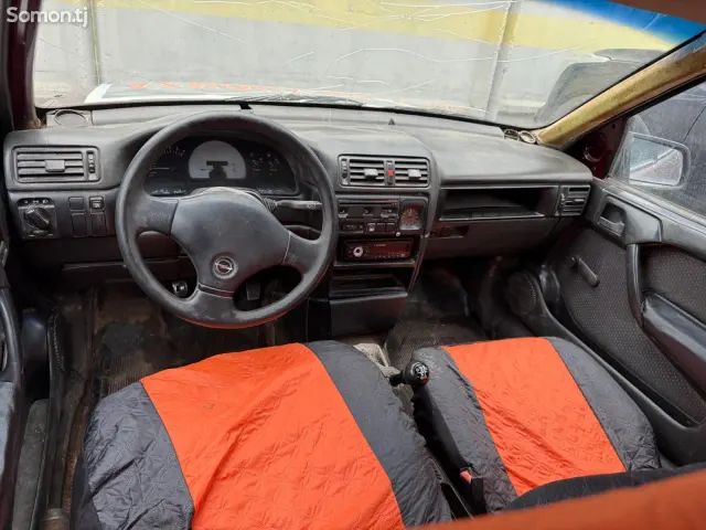 Opel Vectra B 1990 · 1.8 MT