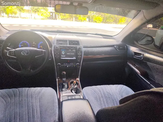 Toyota Camry 2015 · 2.5 AT
