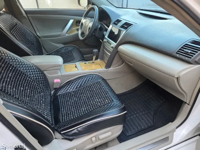 Toyota Camry 2007 · 2.4 AT