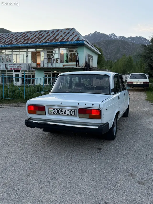 Lada (ВАЗ) 2107 2005 · 1.6 MT