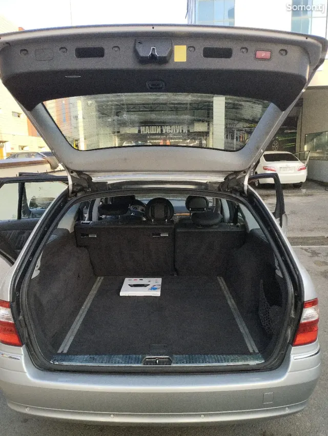 Mercedes-Benz E class 2005 · 3.5 AT