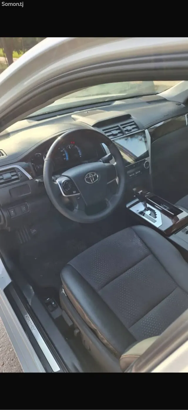Toyota Camry 2014 · 2.5 AT