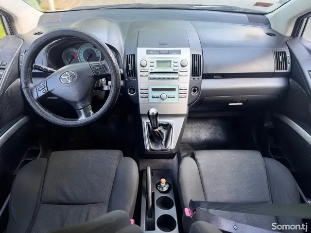 Toyota Corolla Verso 2006 · 1.8 MT