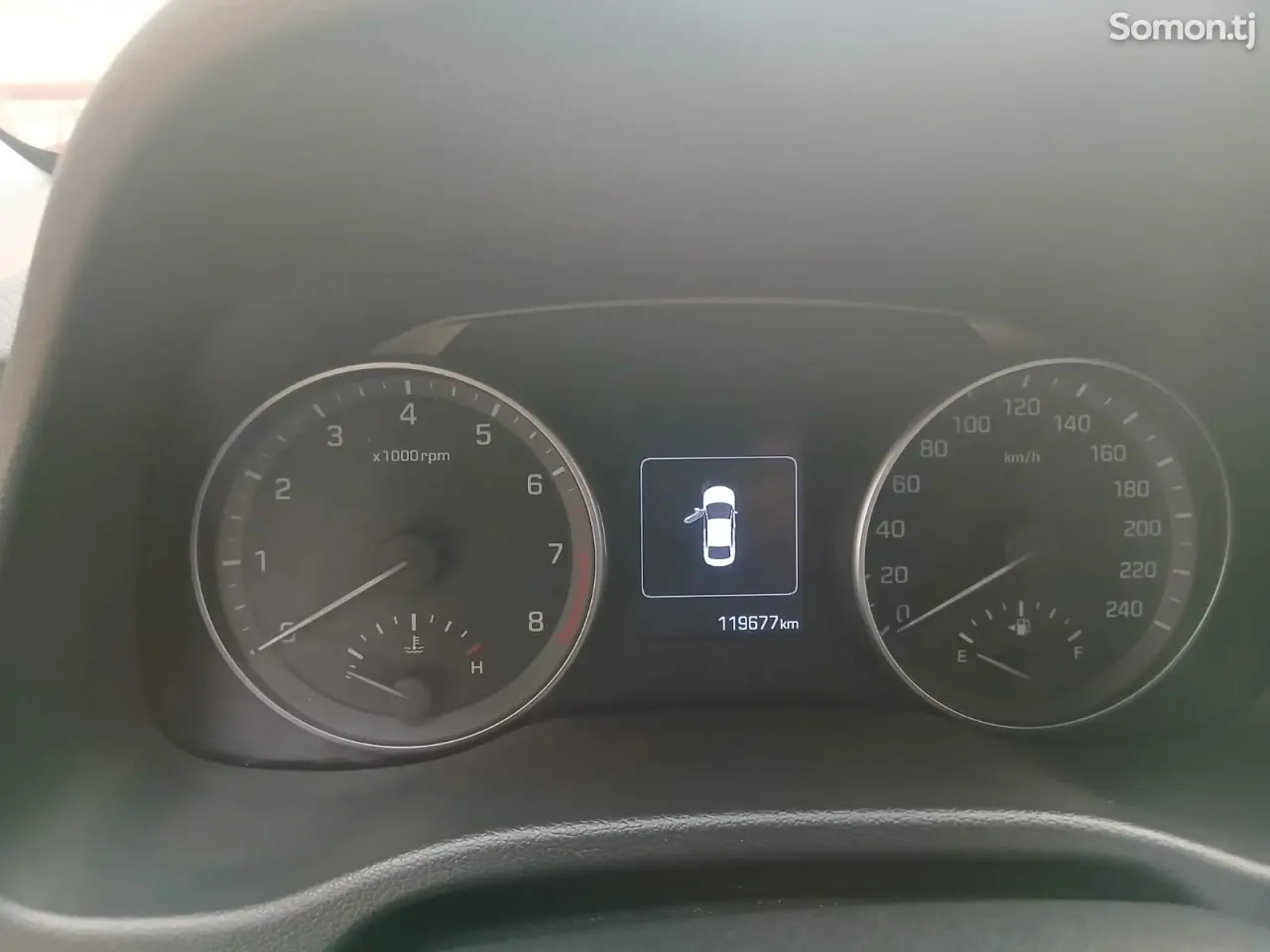 Hyundai Avante 2015 · 1.6 AT
