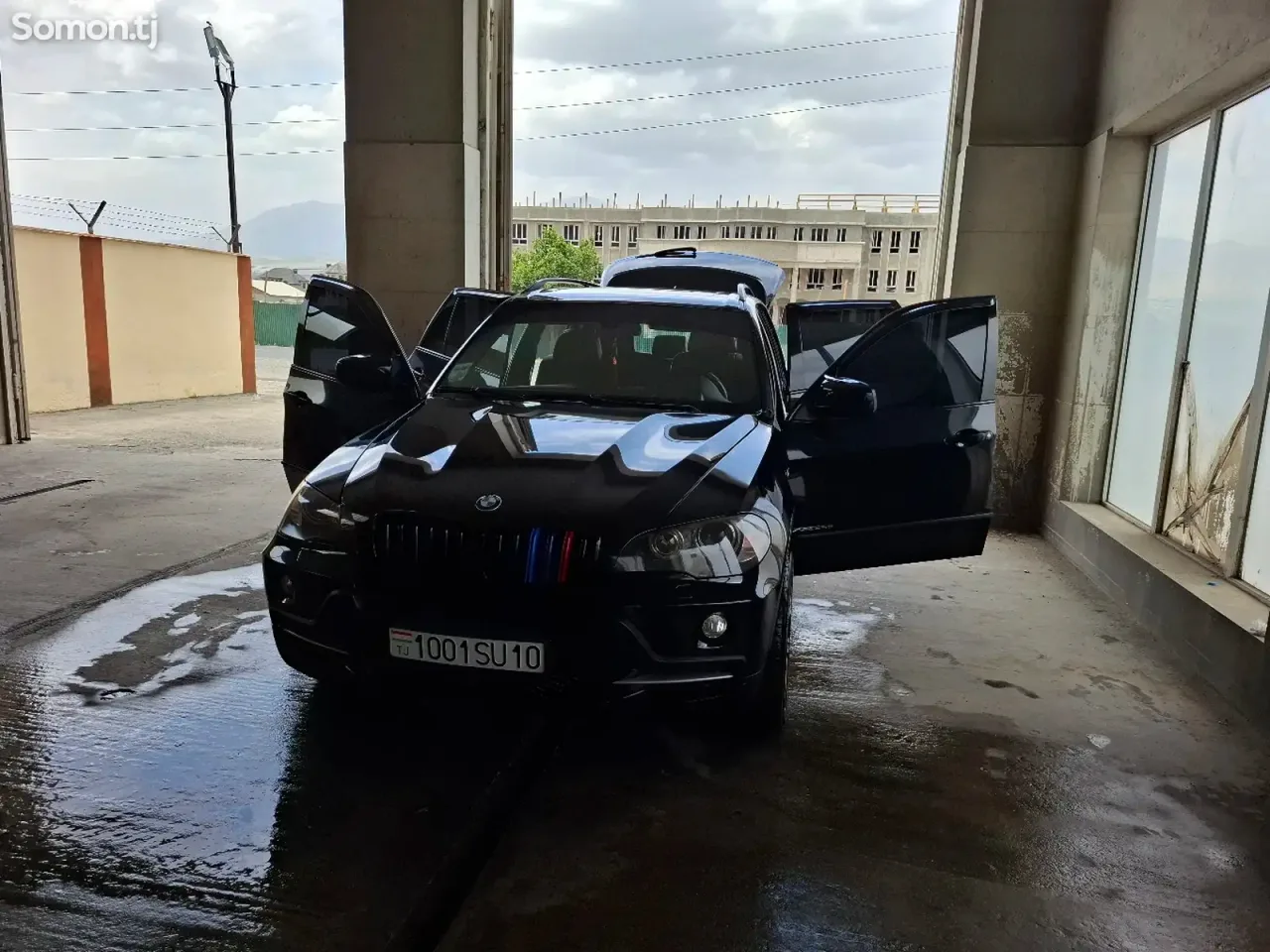 BMW X5 2010 · 3.5 AT