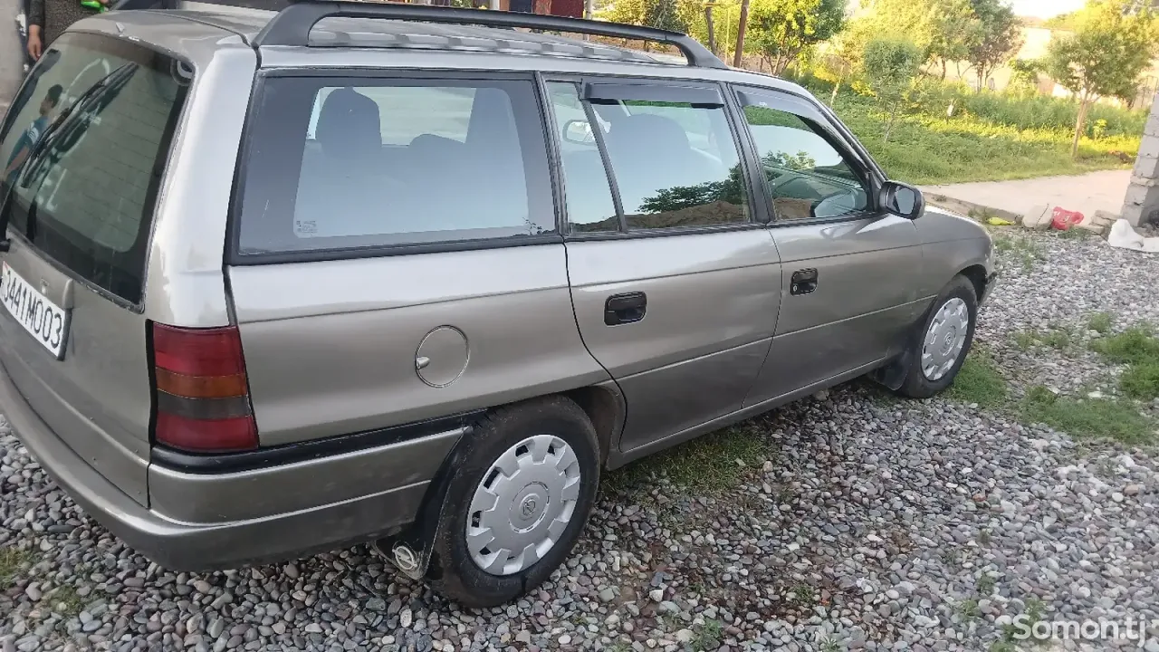 Opel Astra F 1996 · 1.6 MT