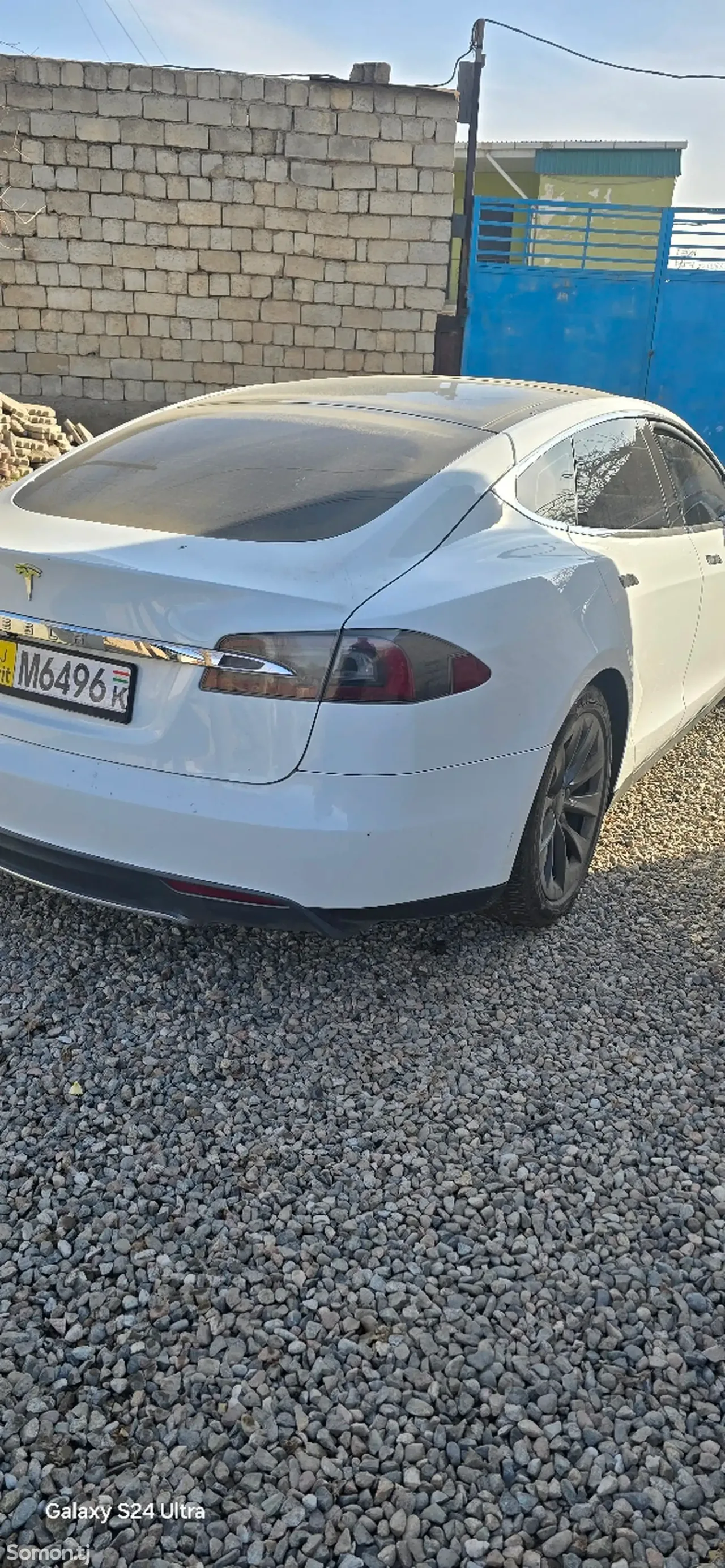 Tesla Model S 2013 · AT