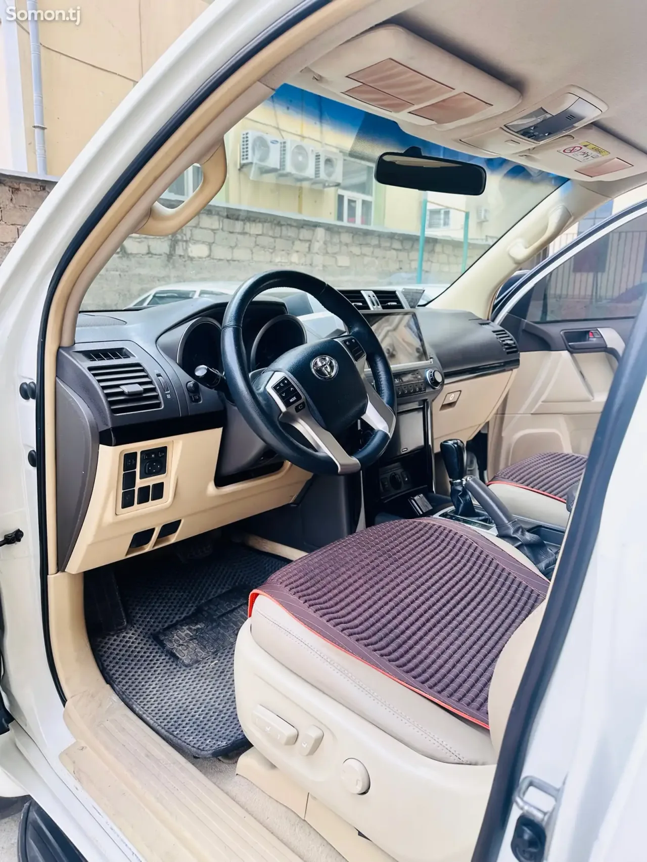 Toyota Land Cruiser Prado 2015 · 0.4 AT