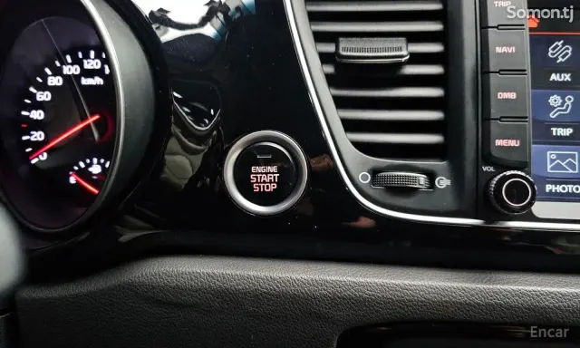 Kia Carnival 2014 · 2.2 AT