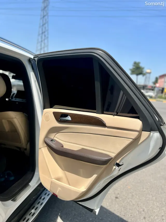 Mercedes-Benz GLE class 2017 · 3.5 AT