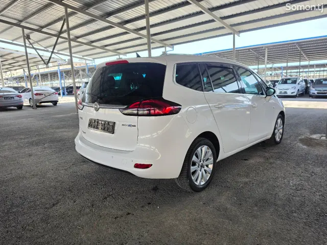 Opel Zafira 2015 · 1.6 MT