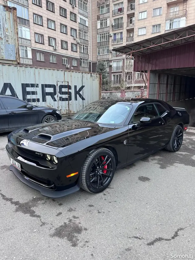Dodge Challenger 2022 · 6.2 AT