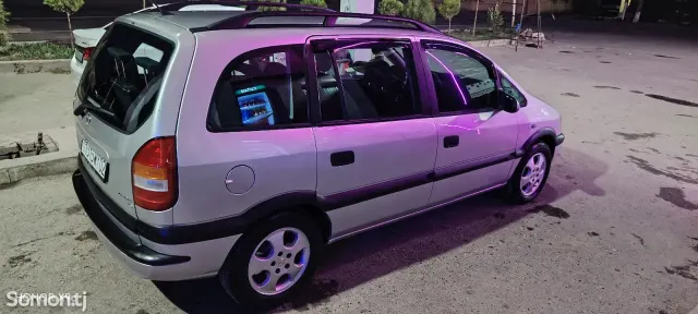 Opel Zafira 2000 · 1.8 MT