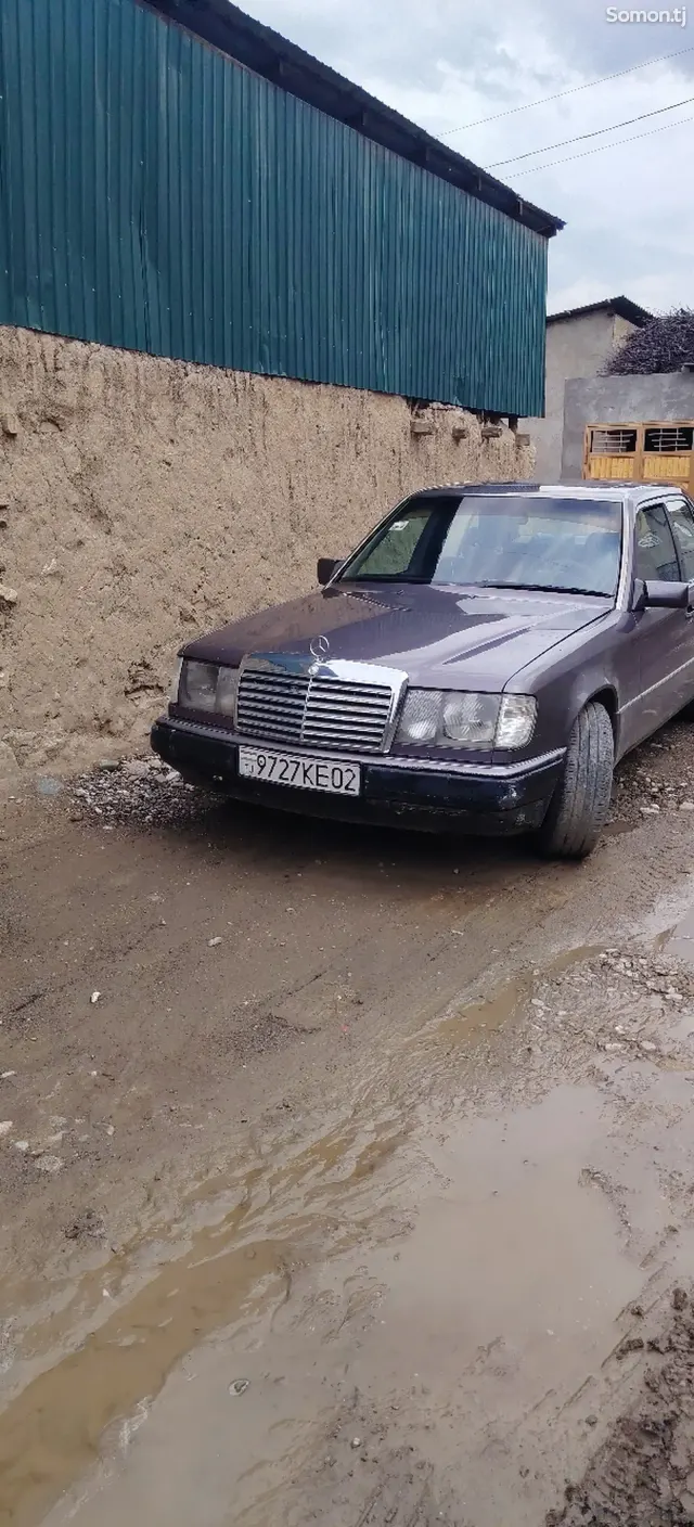 Mercedes-Benz E class 1991 · 2.0 MT