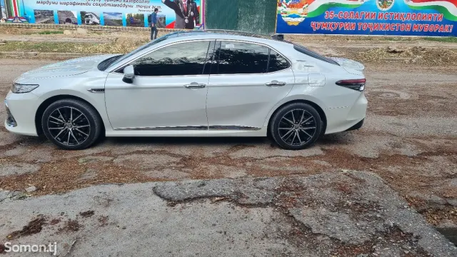 Toyota Camry 2023 · 2.5 AT