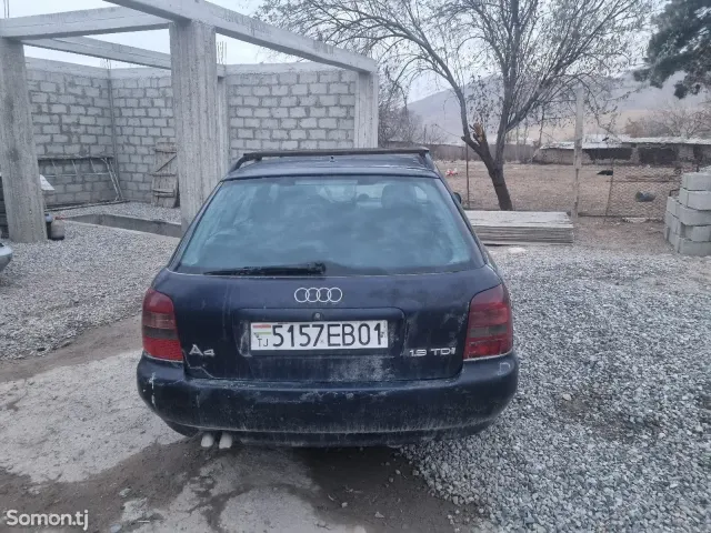 Audi A4 1998 · 1.6 MT