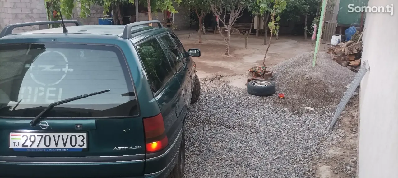 Opel Astra F 1997 · 1.6 MT