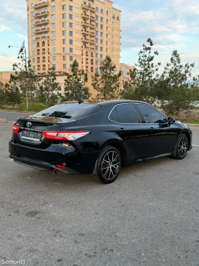 Toyota Camry 2021 · 2.5 AT