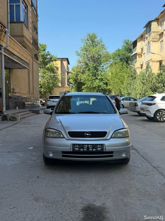 Opel Astra G 1999 · 1.6 MT