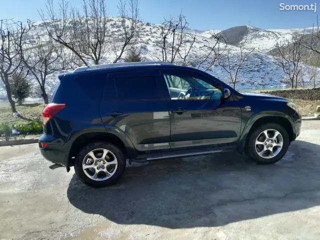 Toyota RAV 4 2008 · 2.2 MT