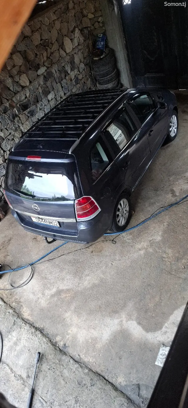 Opel Zafira 2006 · 1.8 MT