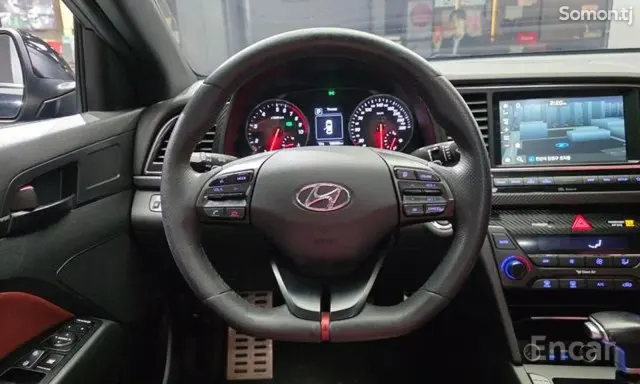 Hyundai Elantra 2017 · 2.0 AT