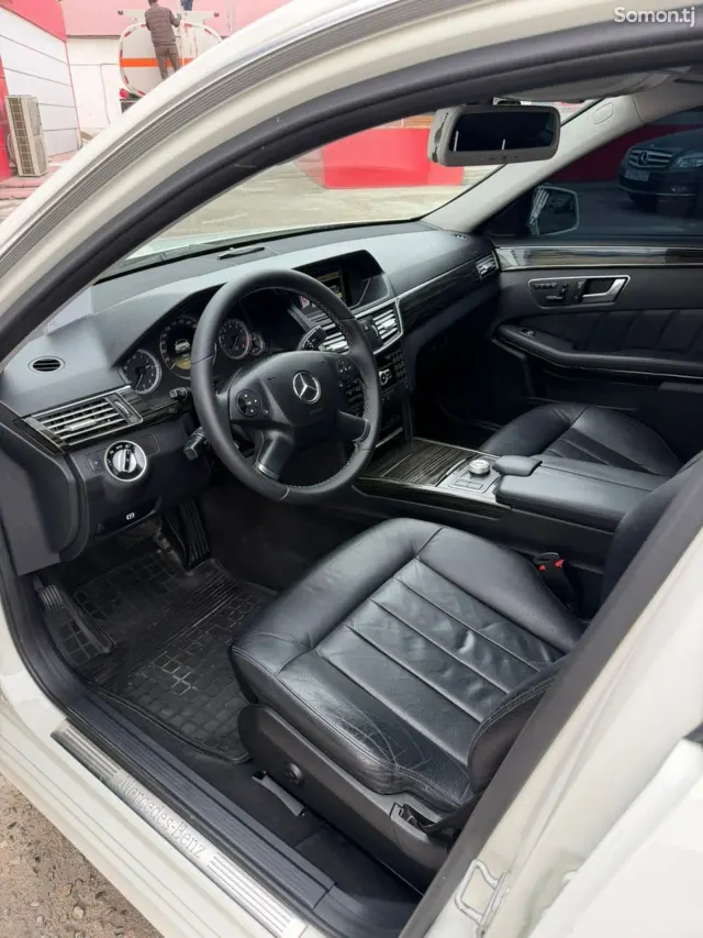 Mercedes-Benz E class 2013 · 3.0 AT
