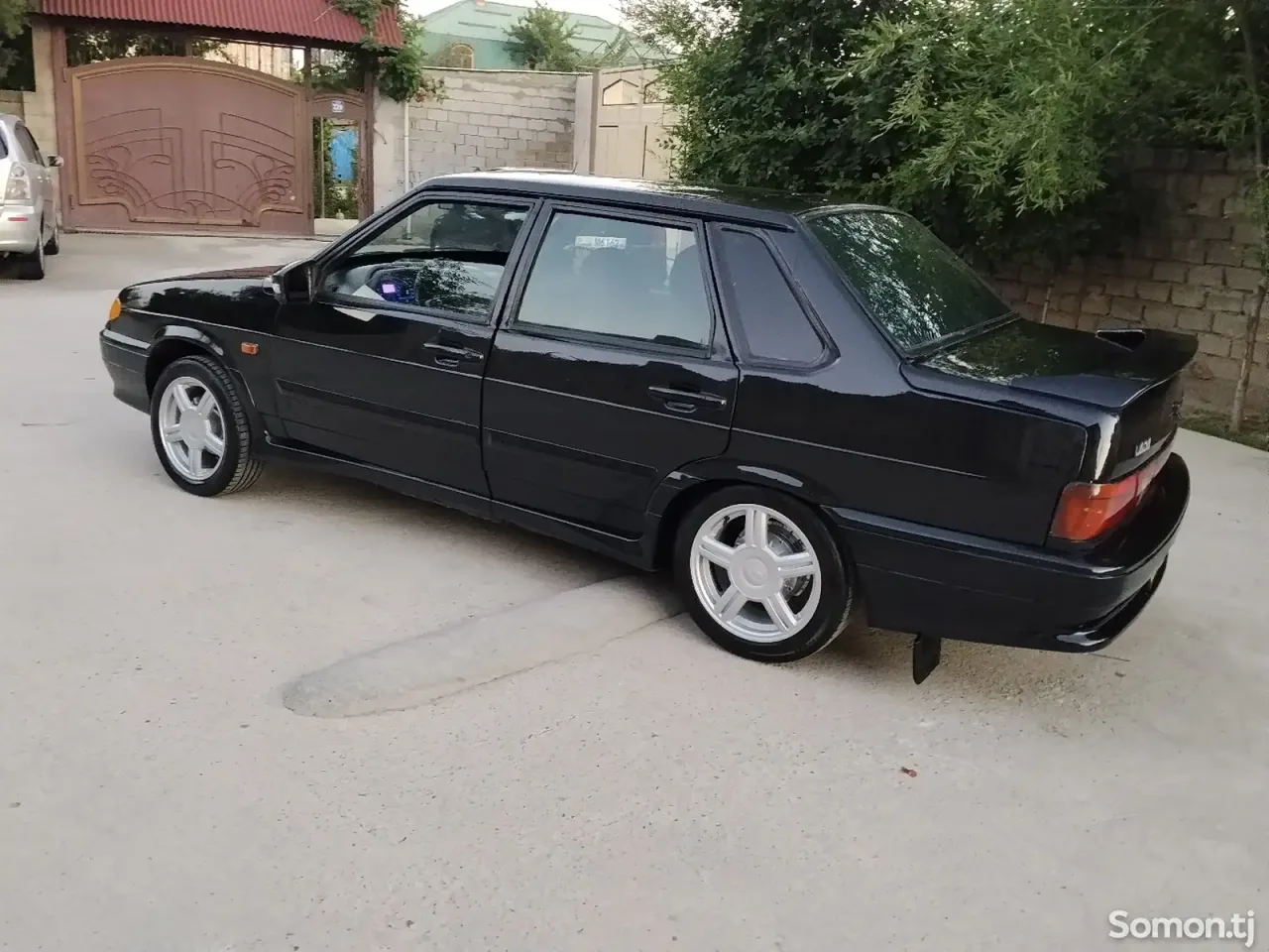 Lada (ВАЗ) 2115 2012 · 1.7 MT