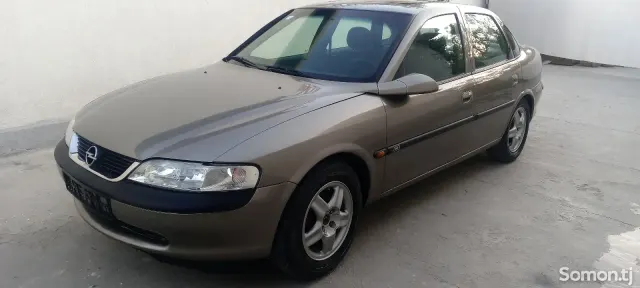 Opel Vectra B 1995 · 1.6 MT