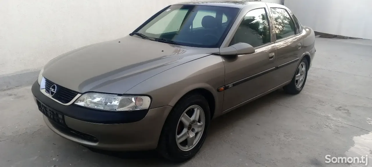 Opel Vectra B 1995 · 1.6 MT