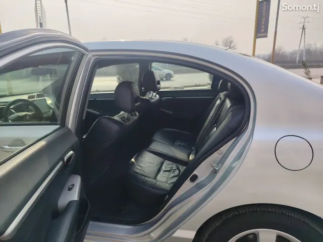 Honda Civic 2010 · 2.0 AT