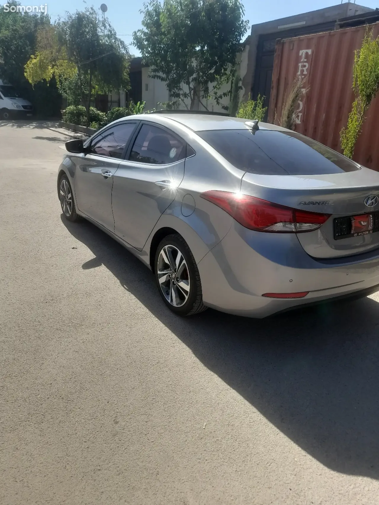 Hyundai Avante 2015 · 1.6 AT