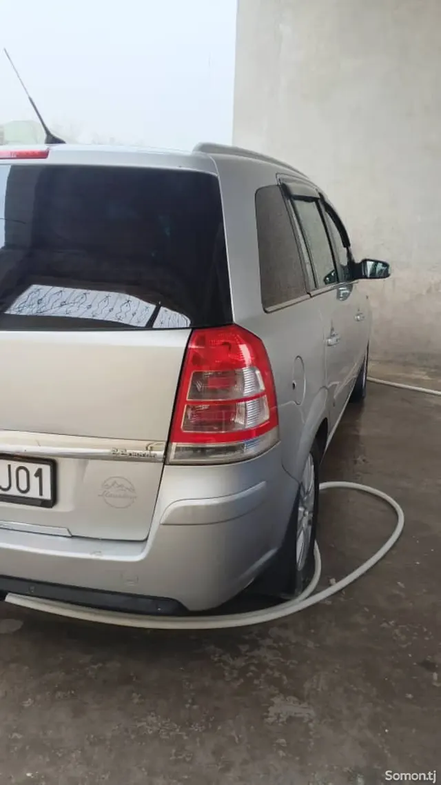 Opel Zafira 2008 · 2.2 AT