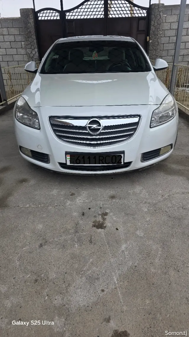 Opel Insignia 2011 · 2.0 AT