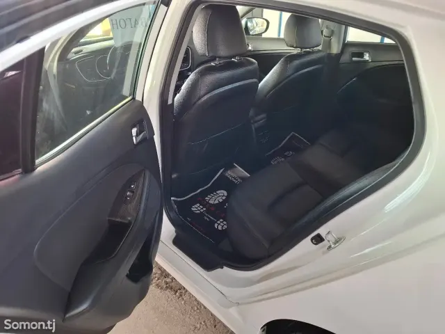 Kia K5 2014 · 2.0 AT