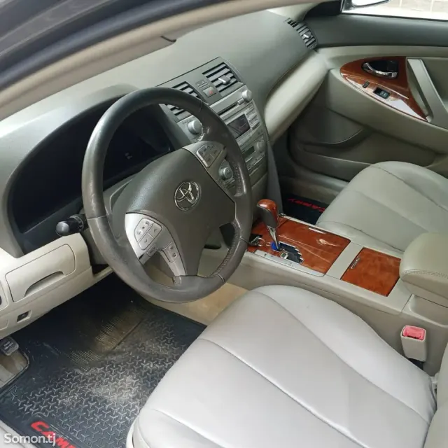 Toyota Camry 2011 · 3.5 AT