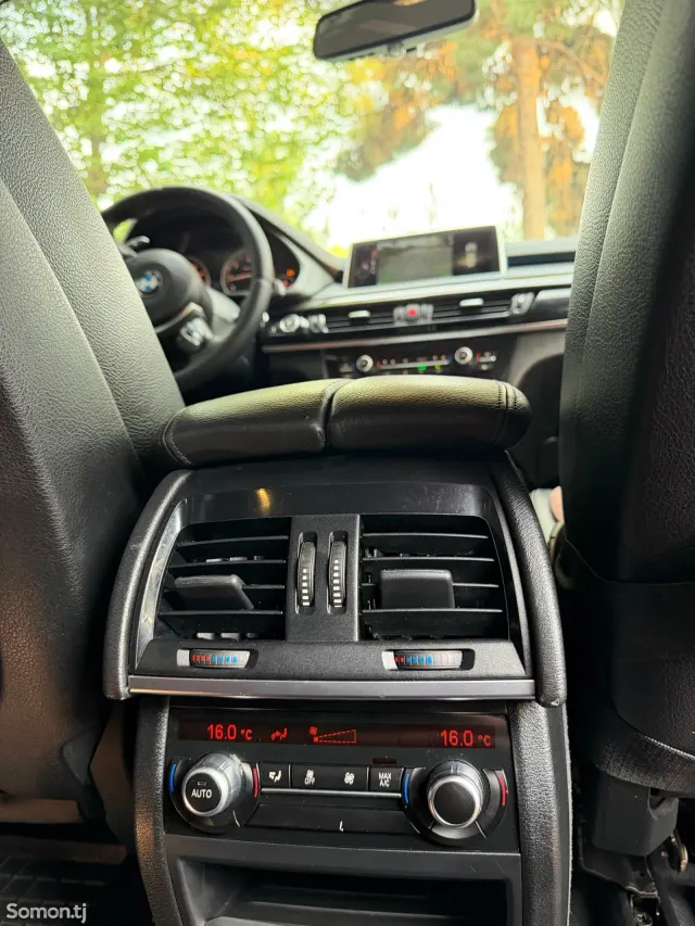 BMW X5 2016 · 3.0 AT