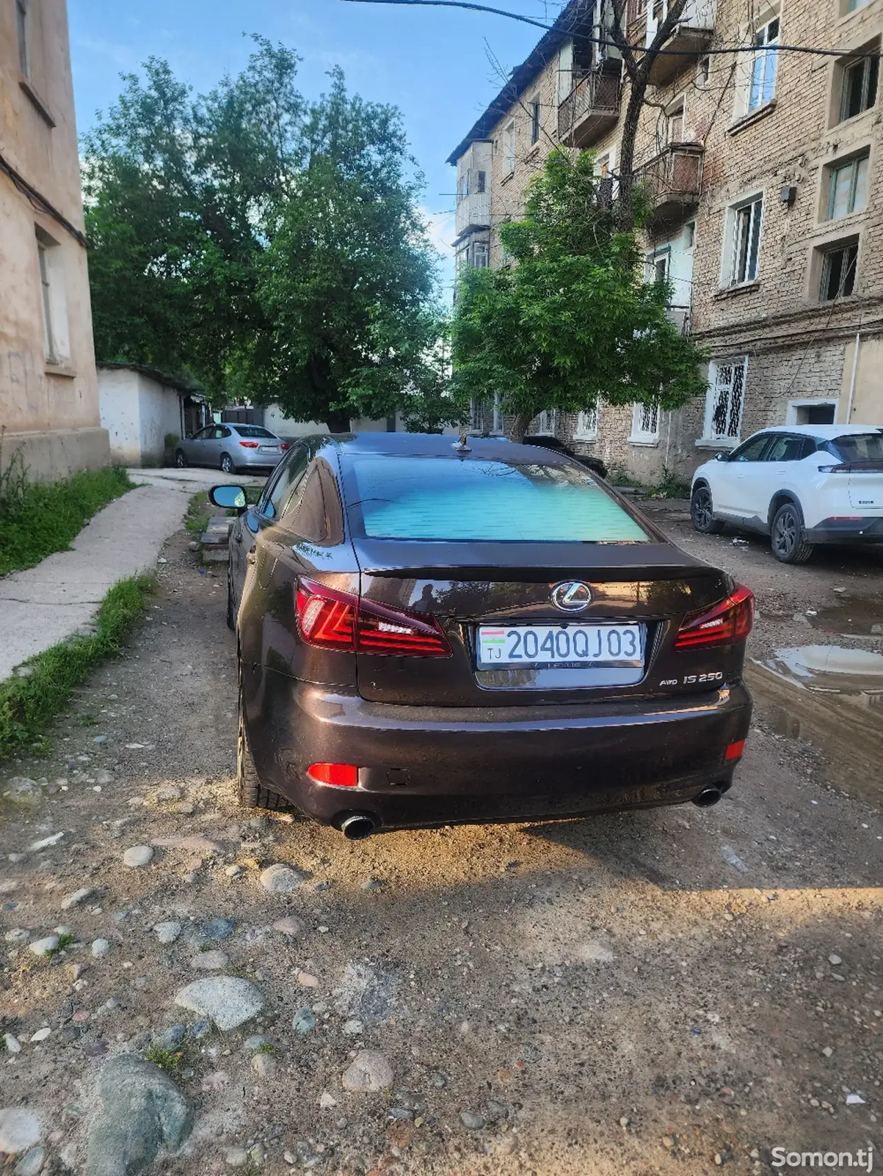 Lexus IS series 2012 · 2.5 AT