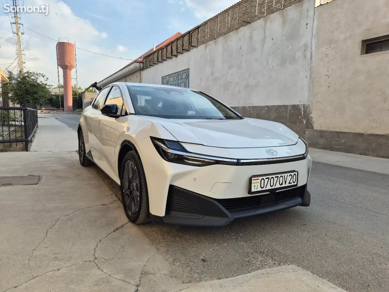 Toyota bZ3 2025 · CVT