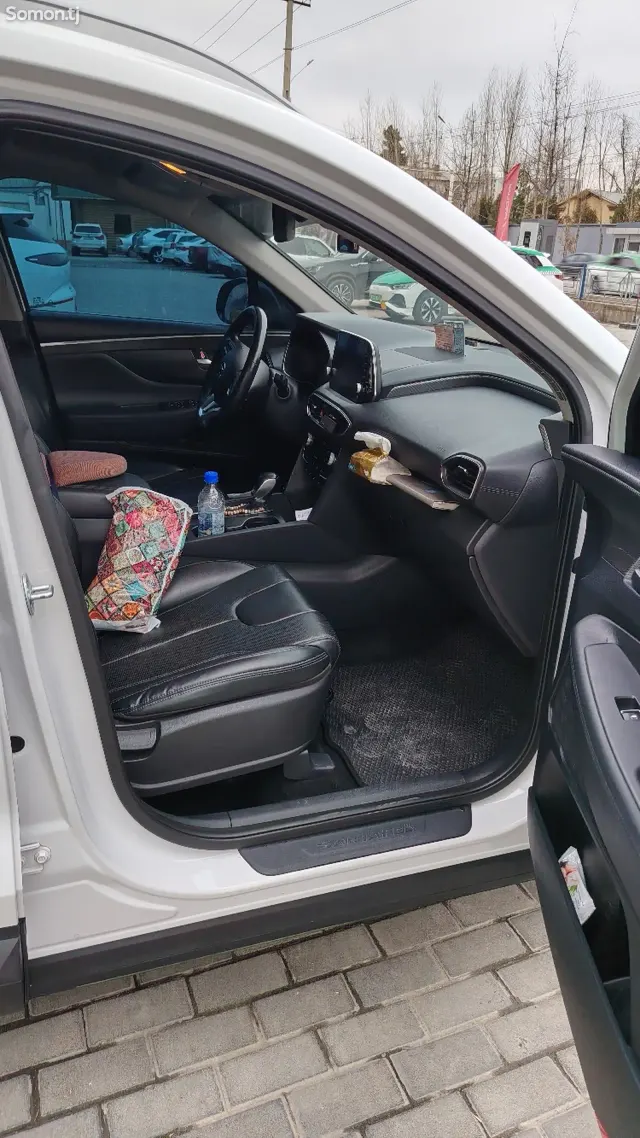 Hyundai Santa Fe 2019 · 2.0 AT