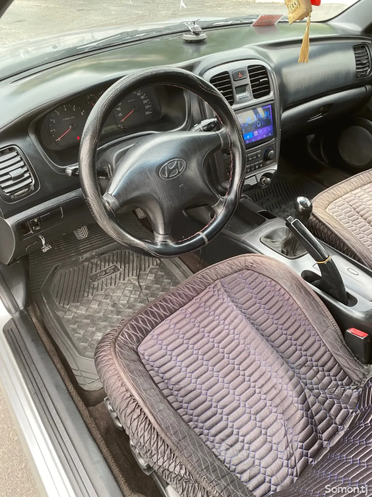 Hyundai Sonata 2002 · 2.0 MT