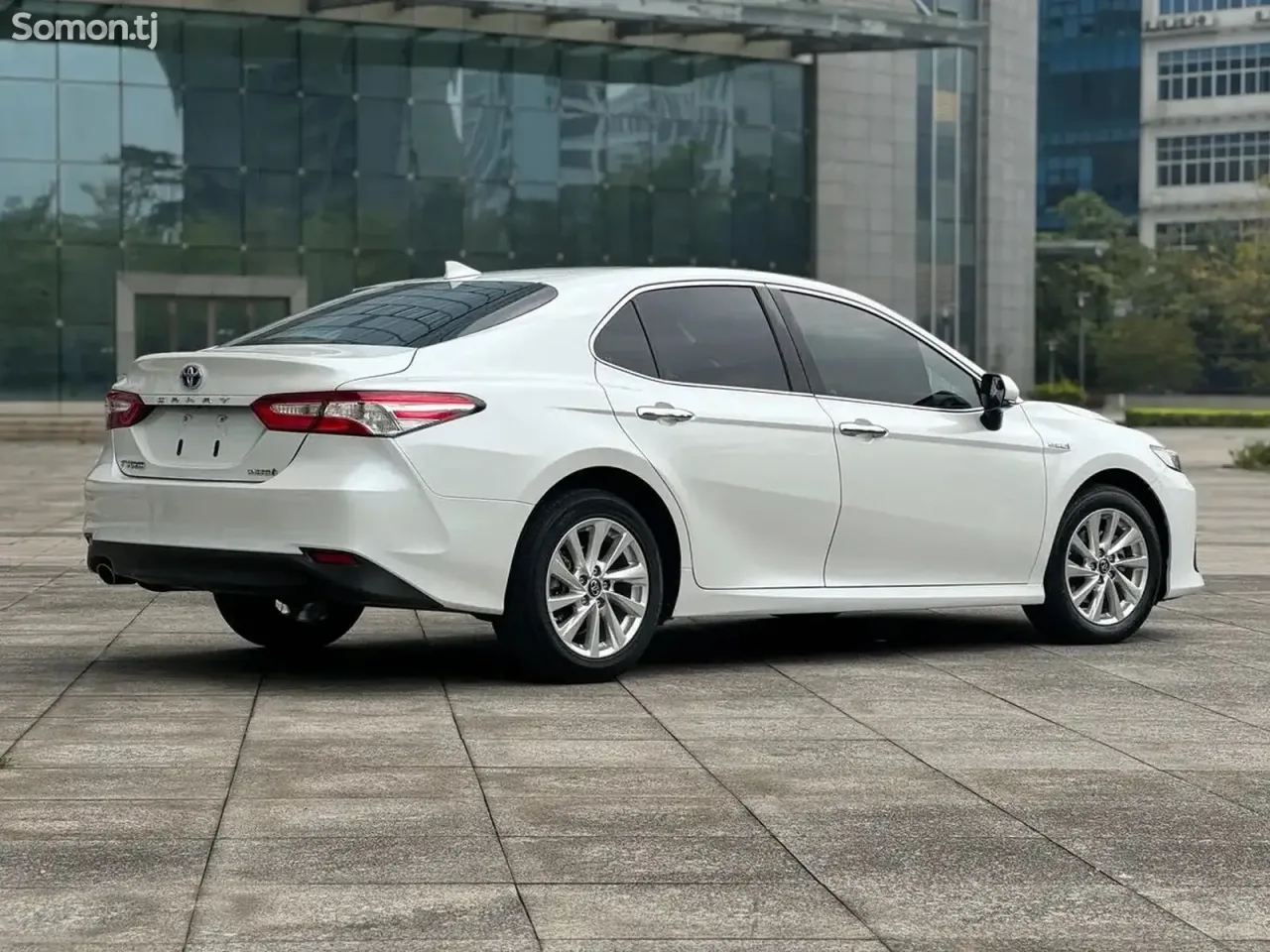 Toyota Camry 2023 · 2.5 AT